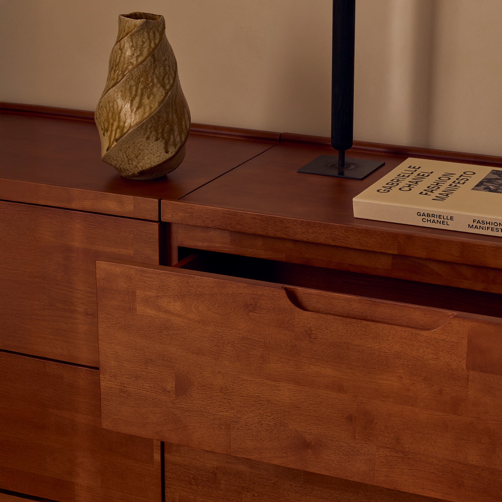 Connect Dresser, 4x2