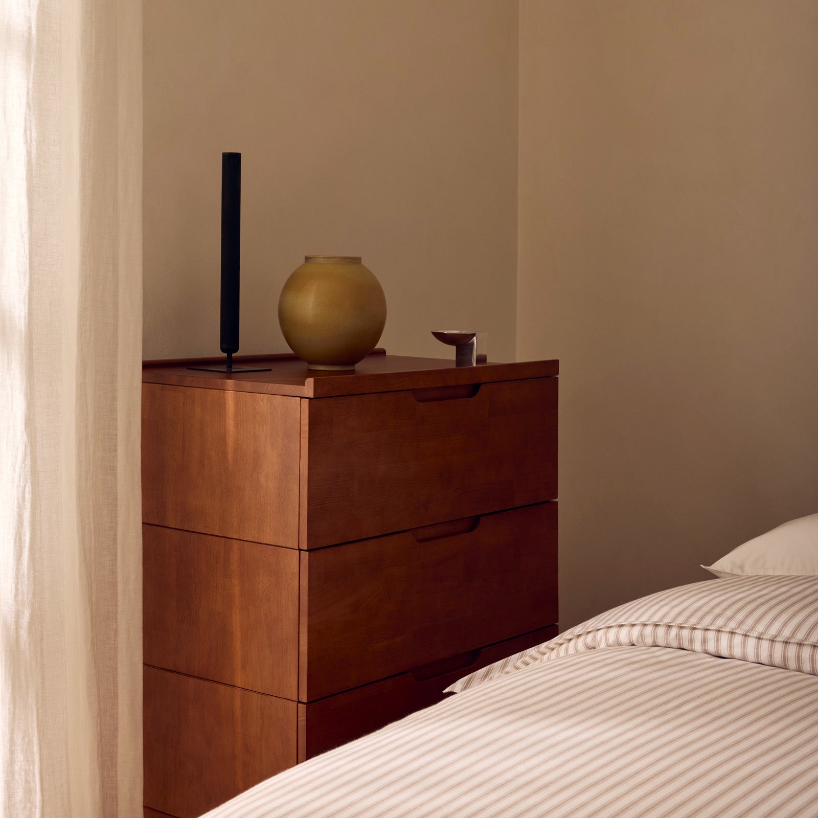 Connect Dresser 4x1