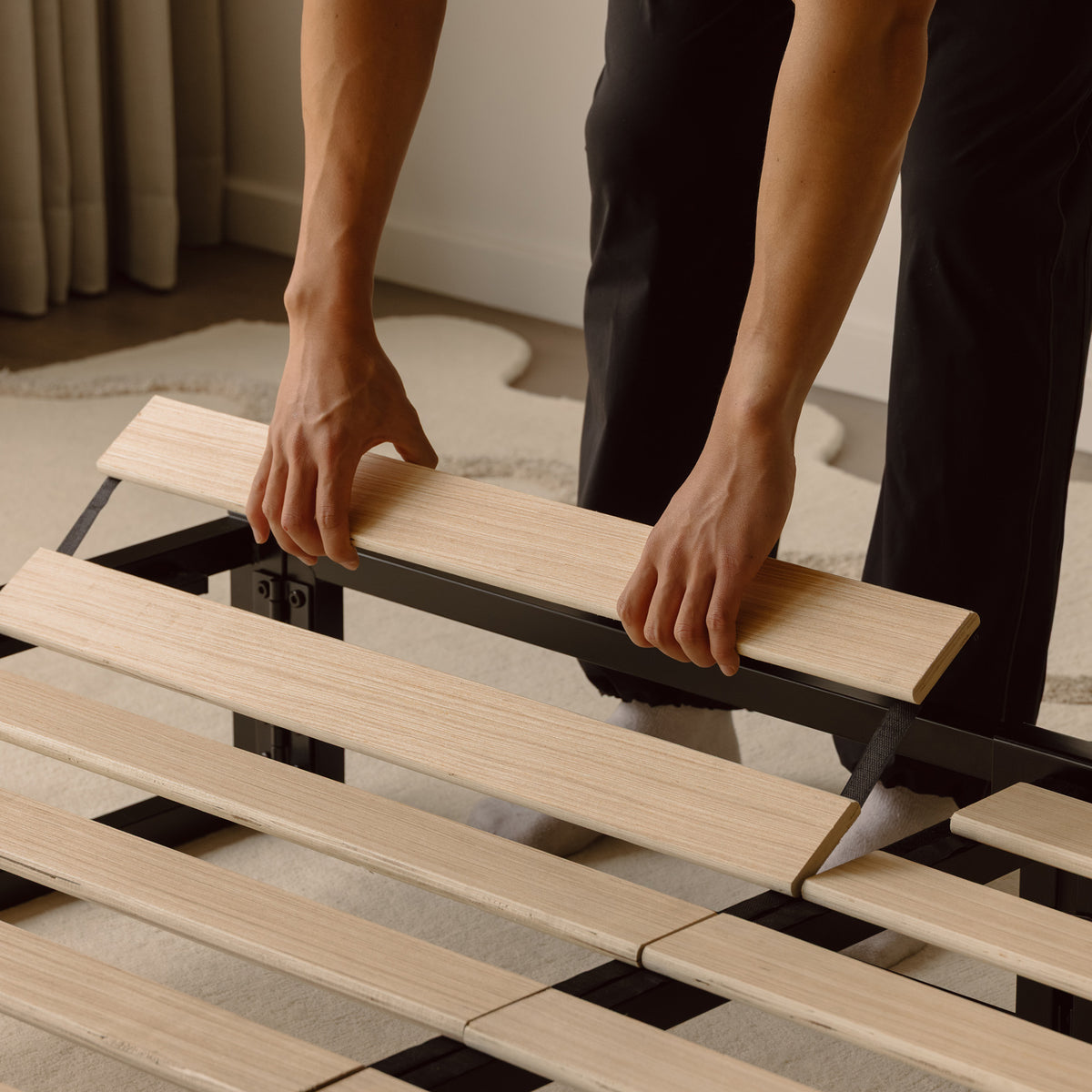 Mattress Base with Tool-free Assembly